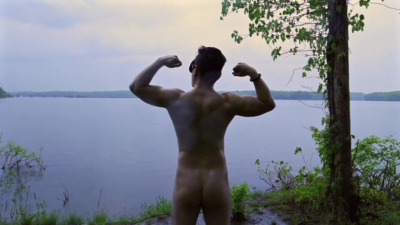 barenakedboy: झील के किनारे बारिश में चुसाई और मरोड़ना