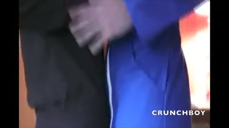MEN BIG COCKS FUCKERS: Geamăn francez futând un instalator heterosexual sexy