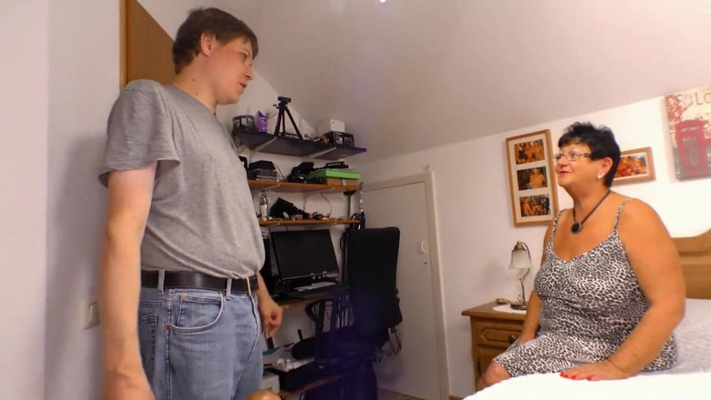 Deutschland porn: Sexy babička mě učí, jak šukat