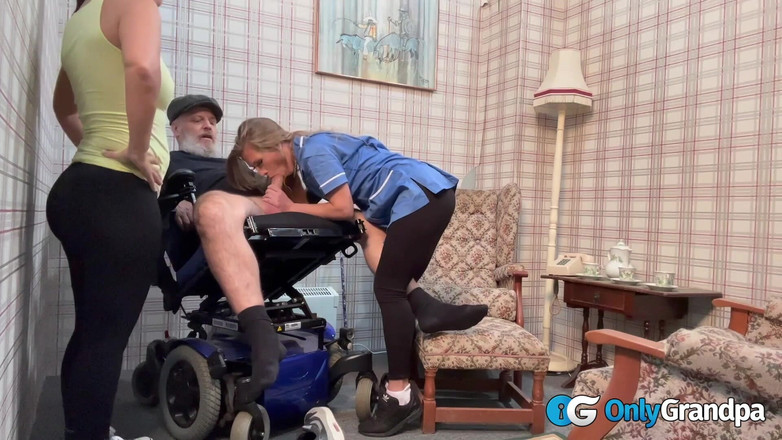 OnlyGrandpa: Menyusahkan Penduduk