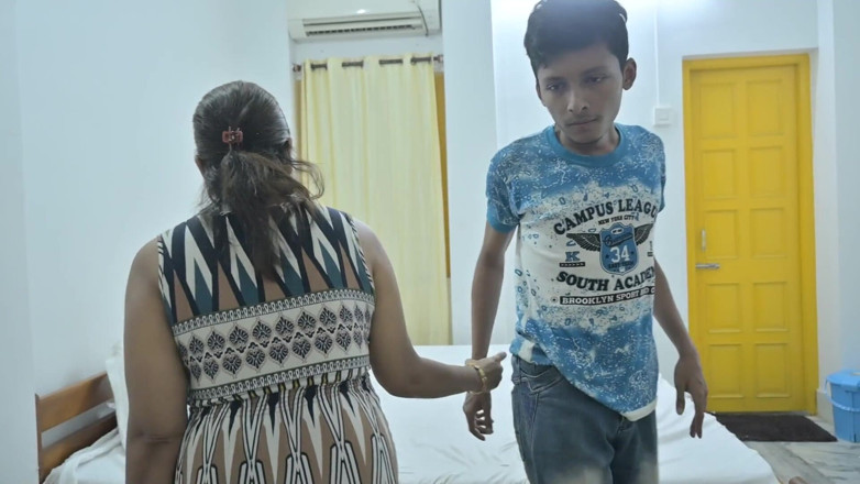 Indian porno creator: Young 18 Year Old Boy Fucking Mature Indian Pornstar in Hotel