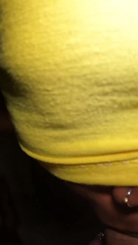 Blowjob sudut pandangan pertama mulut eboni dan menelan mani