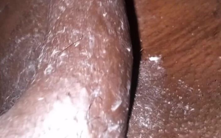 bigBlackie699: 原始大黑鸡巴怪物变得硬