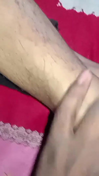 Mujer india Tasneem y su novio tuvieron sexo anal al estilo perrito por primera vez