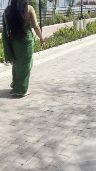 Indiancă Devar Bhabhi Vorbește murdar în parc
