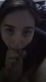 Joyliii Love to Suck and Ride Dick