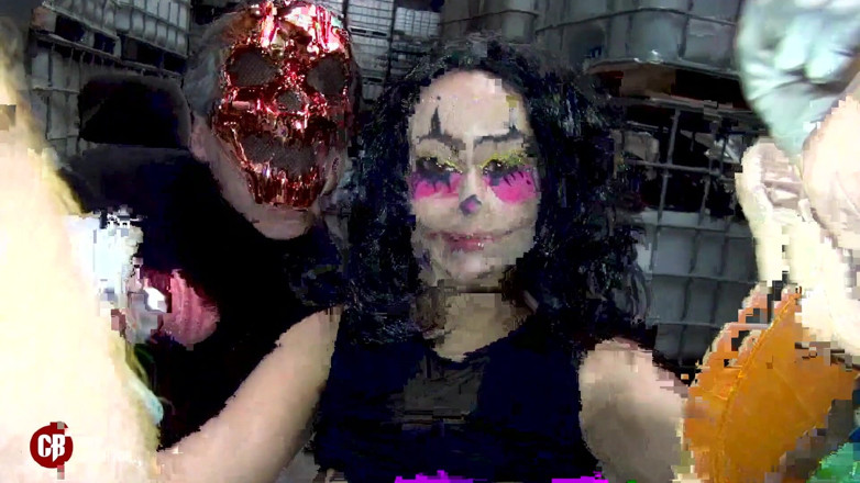 Cumbizz: Sperma dumpa Teenie Clown!
