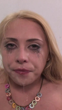 Teen Looks Hot with Huge Cock in Her Throat
