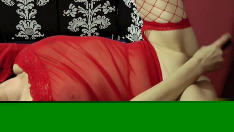 Nylon Slut: Gry z dildo w czerwieni