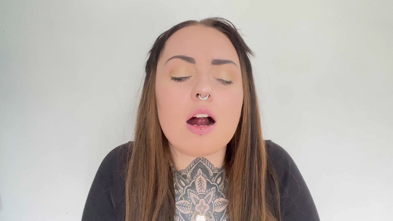 Miss Valentina: Mani muncrat di wajah dewimu joi