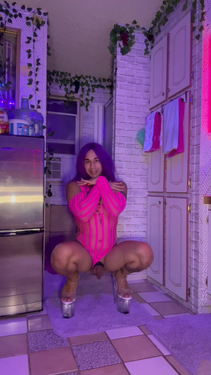 TSJade95: Tarian striptis tari striptis strawberry shortcake