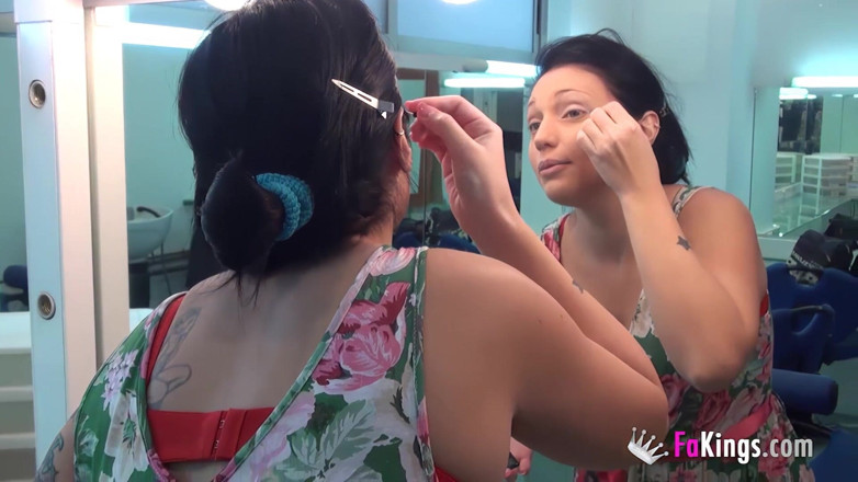 Trans FAKings: चूत के साथ सुंदर आदमी, लुलु प्रेटेल के लिए आश्चर्य उपहार, सभी प्रकार के सेक्स की आदी युवती - फेकिंग्स ट्रांस