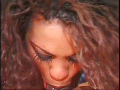 Best Butts: Vnadná ebenová sténá potěšením, zatímco je ošukaná černým hřebcem