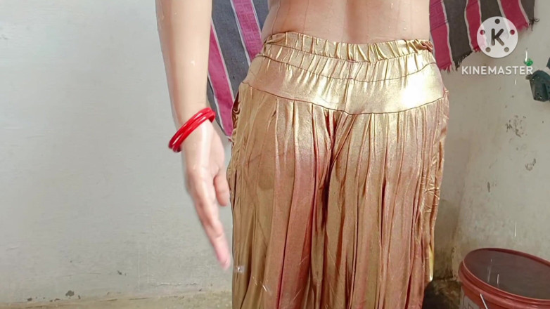 Ankurpriya000: Hur klär bhabhi ut sig för sin vän full het...