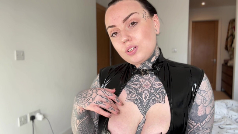 Miss Valentina: Finanzia le mie nuove tette