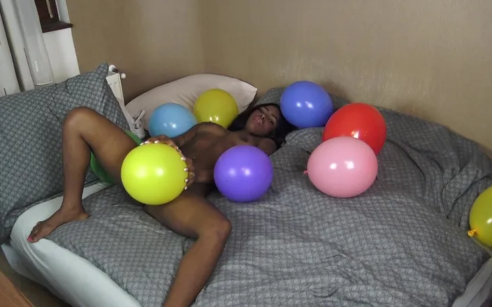 Solo Austria: Ebony Balloon Fetish