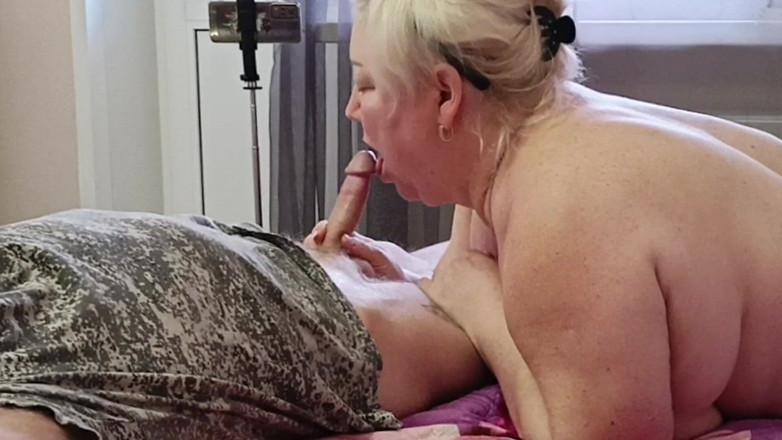 Zona901: Tief in den mund meiner stiefmutter zu kommen, ist ein...