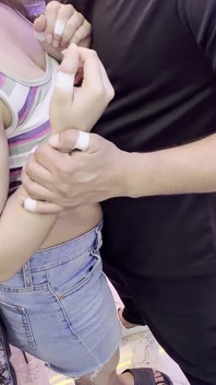 กอดพี่สะใภ้จากด้านหลังแล้วเย็ดเธอในครัว