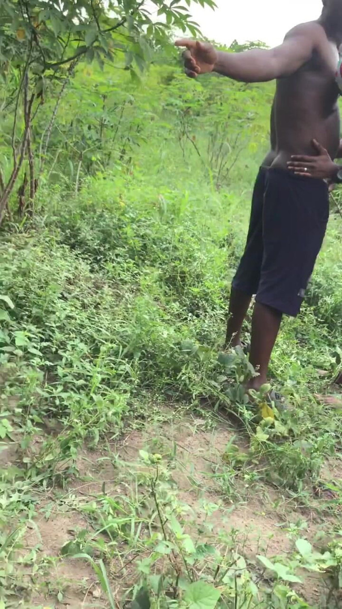 Sexylary: Maratón de sexo al aire libre en víspera de año...