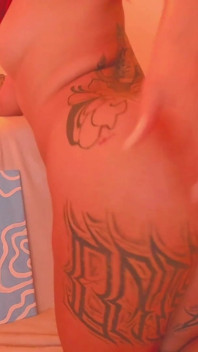 Corpo Tatuato Di Latina Che Ti Sculaccia