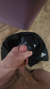 I cum inside my little stepsis tiny volleyball spandex and her dirty pantys that she left on the bathroom floor