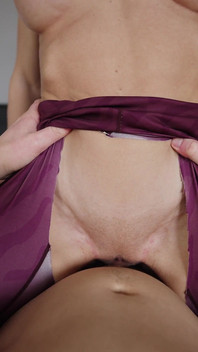 Šukej moji těsnou kundičku a creampie Mě v mých roztrhaných kalhotách na jógu