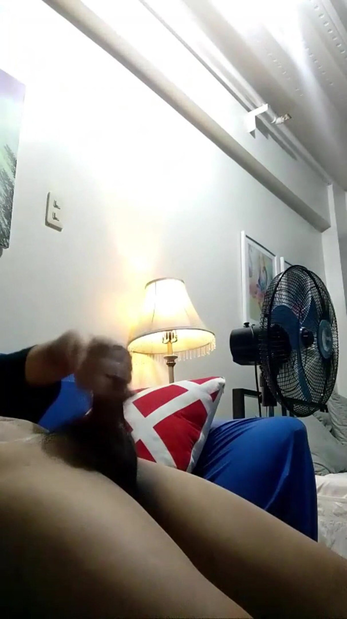 Rent A Gay Productions: Philippino Twink Habla Sucio Y Masturbación En Cámara En Vivo...