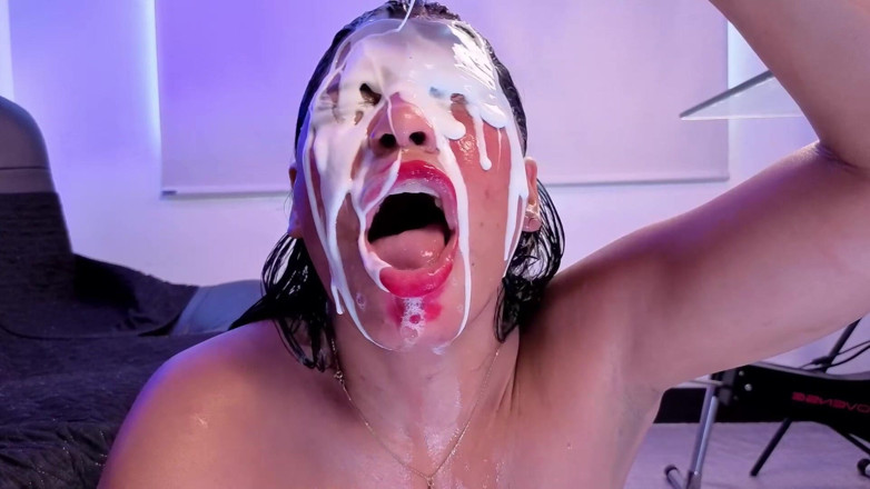 anabel693: Während ich deinen schwanz schlucke, wird mein mund nass und...
