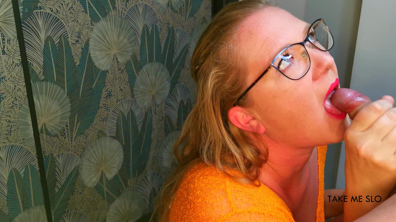 TakeMeSlo: Non mi aspetto quella grande sborra - pompino pov e facciale