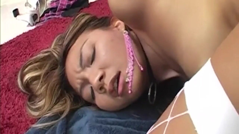 Cumdate: 흑인 대물 자지에게 따먹히는 금발 밀프