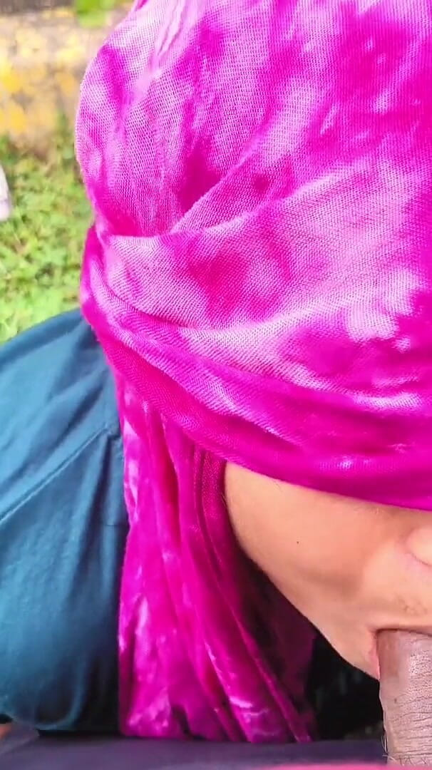 Outdoor Sex and Blowjob by Indian Rich Girl Hot Hindi Sex Video (Riyaa bhabhi)