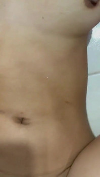 Rabuda latina adora foder, ela me pede para enfiar todo o meu pau enorme na bunda dela e dar a ela todo o meu leite delicioso.