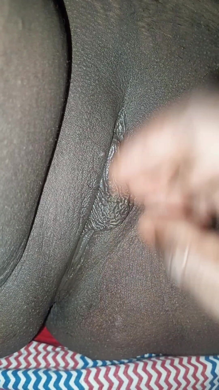 Auntixxx69: Mój penis stał się wyprostowany po zobaczeniu gładkiej cipki cioci