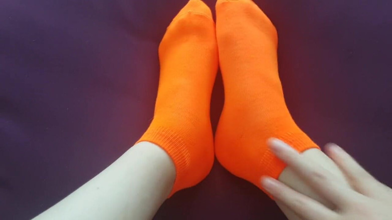 Kerry Ashley: Sock orgasms