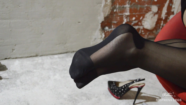 Mistress Legs: 흑형 스타킹과 하이힐을 신은 여주인 - 풀 버전