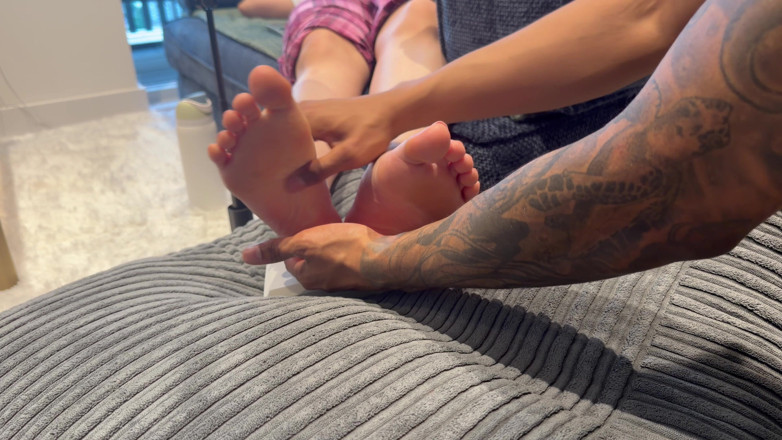 ScarletXoXo: Footjob Masaż stóp Zwisanie stóp Duży wytryski