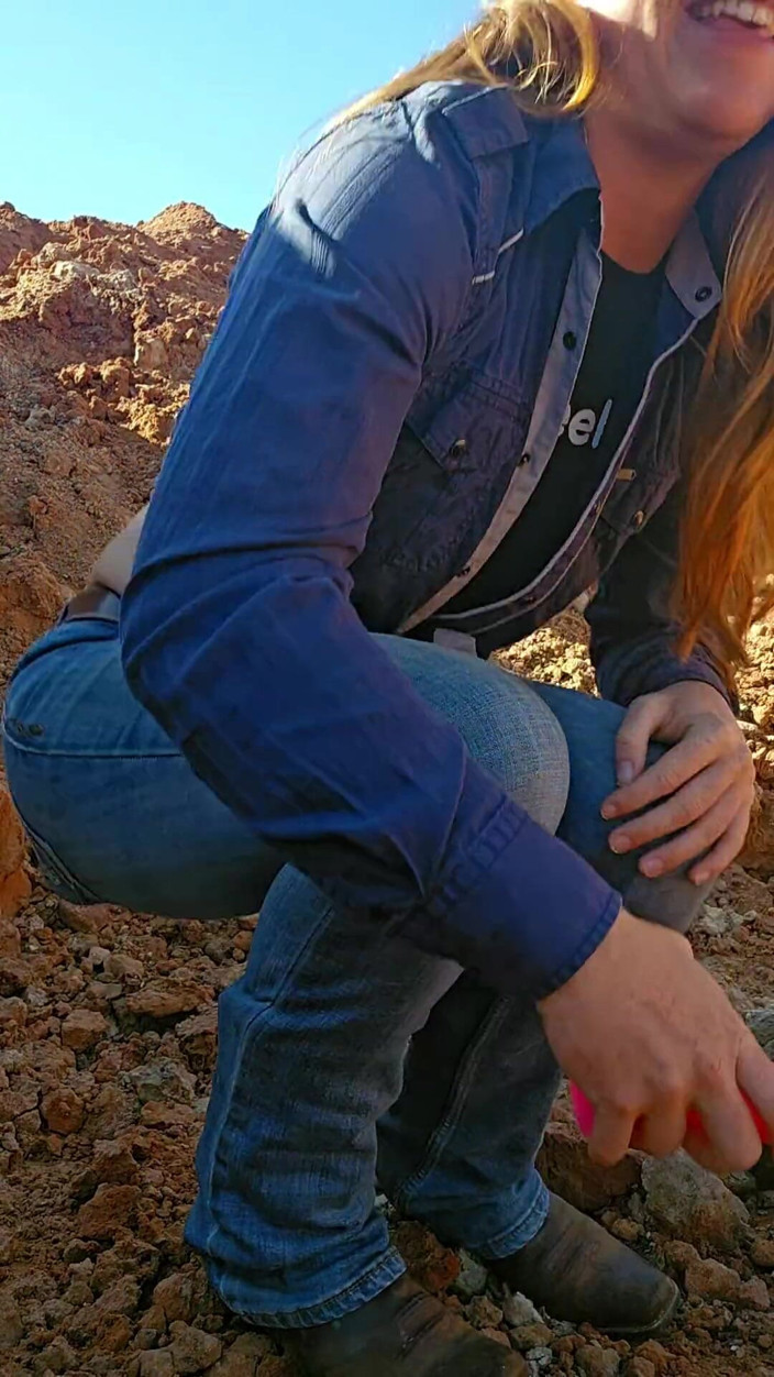 NaughtyRedFarmgirl: 사방에서 후장과 보지를 시오후키하는 빨간 머리