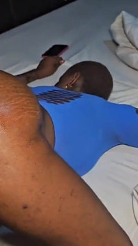 La maniaca del culo cattivo di lagos viene strozzato duramente come la sua vita dipendeva da esso