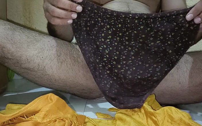LovedSunsine1990: Mi sto divertendo con i vestiti di mia moglie.
