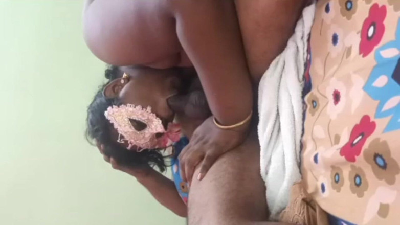 Benita sweety: Tamilská manželka sdílení s přáteli