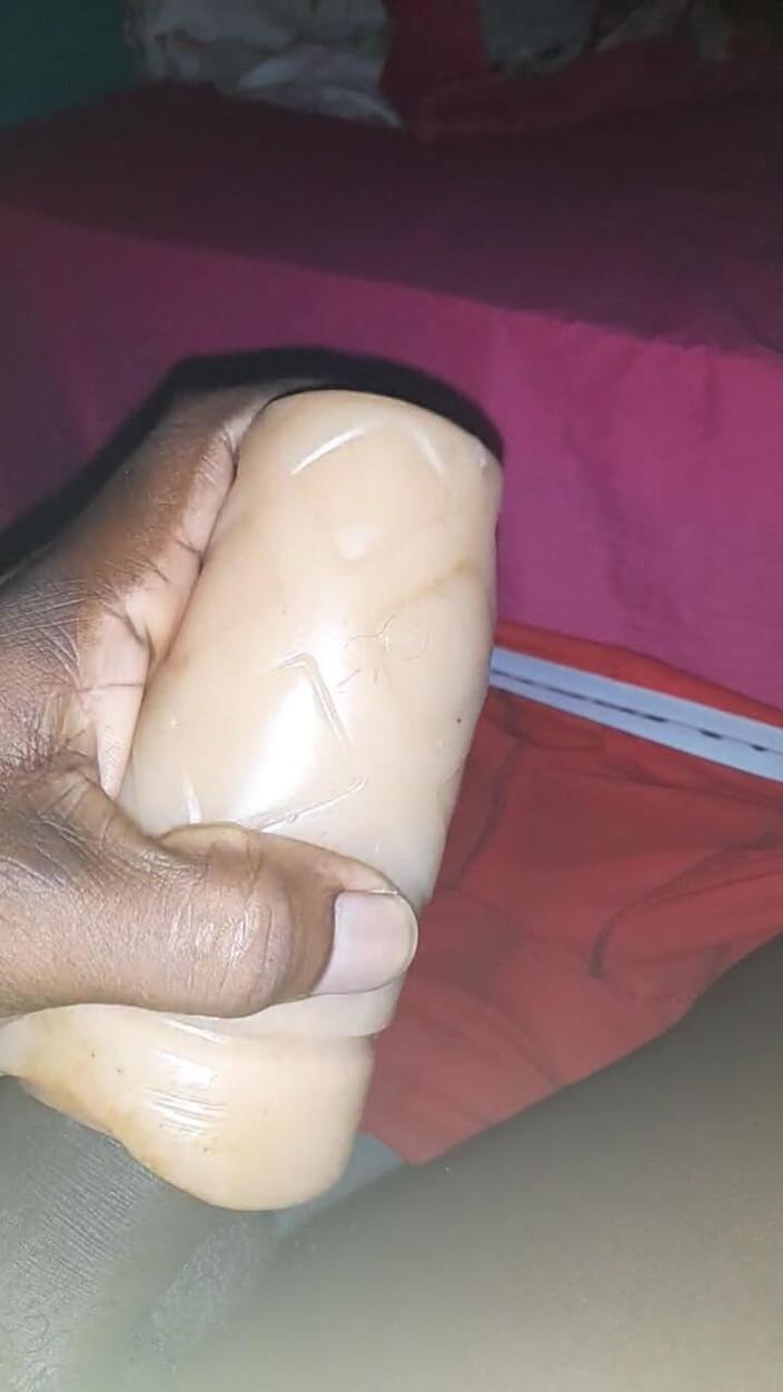 Black guy: Masturbándose S7 E4