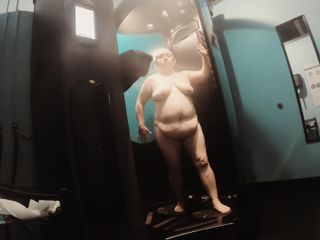 Sexy NEBBW: 性感成熟的胖美女喷雾晒黑