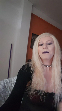 Darcy trans: Řekni Helloooo ...