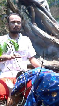 Tantrik lừa dối người vợ trong làng và đụ cô ấy với con cặc lớn! Tình dục thực tế