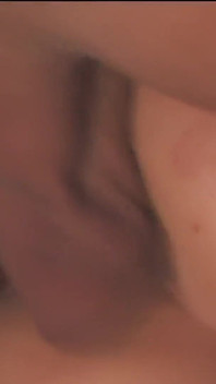 Makayla Cox tvrdě šuká do zadku velkým penisem Lee Stonea