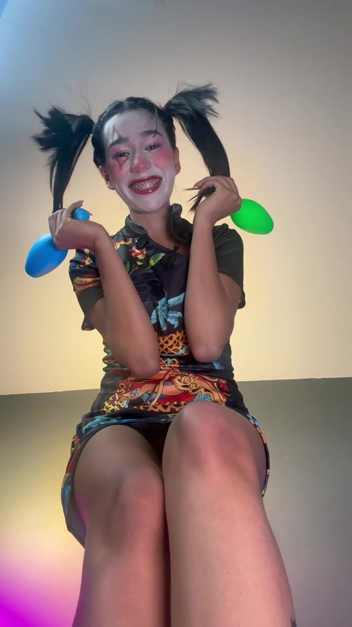 Elikink: 吞下我的小丑脚