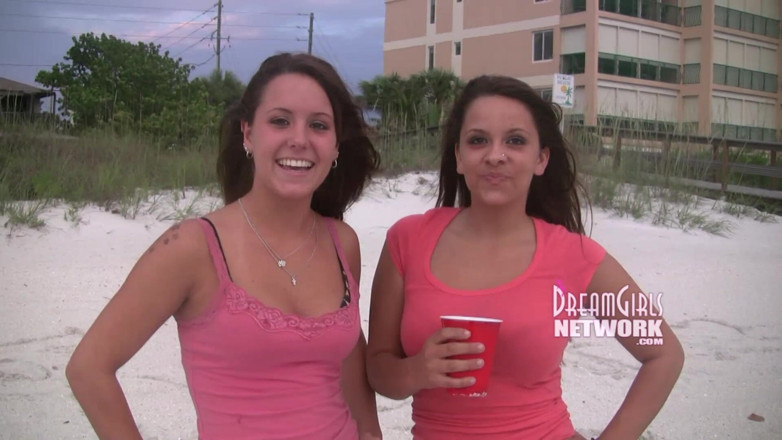 Dream Girls: Vacationers flash on a common beach