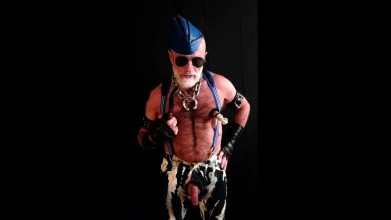 MusclesCigarsFFPig: Nipple Pumping