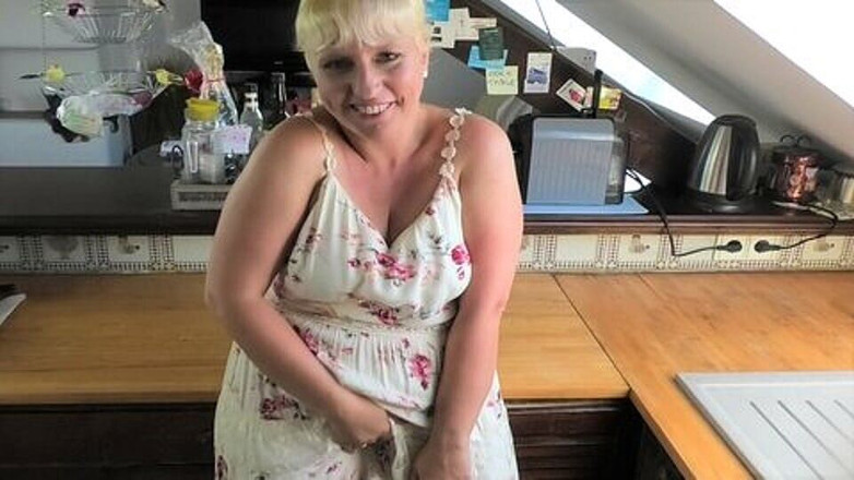 Boris Schwarz Studio: Boris Schwarz: kurwa i sperma na owłosionej cipce