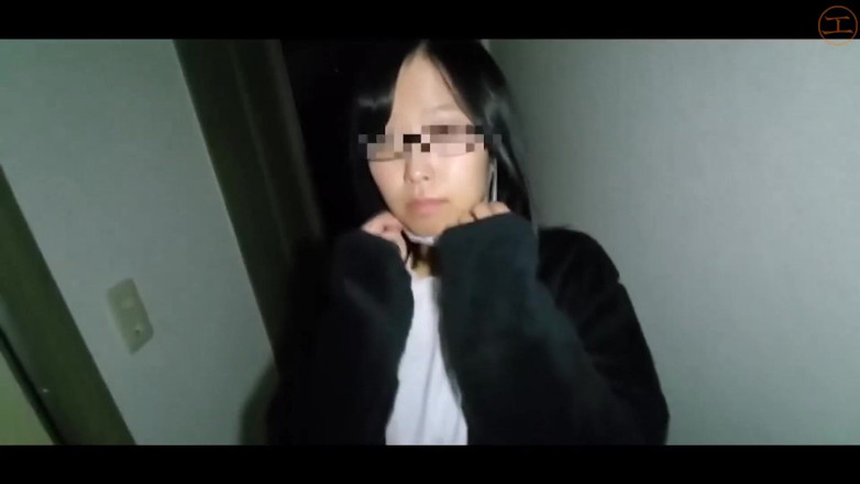 Asians in love: 巨乳アジアの指のスプラッシュ